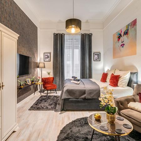 شقة Sweet Dreams At Opera House Downtown بودابست المظهر الخارجي الصورة